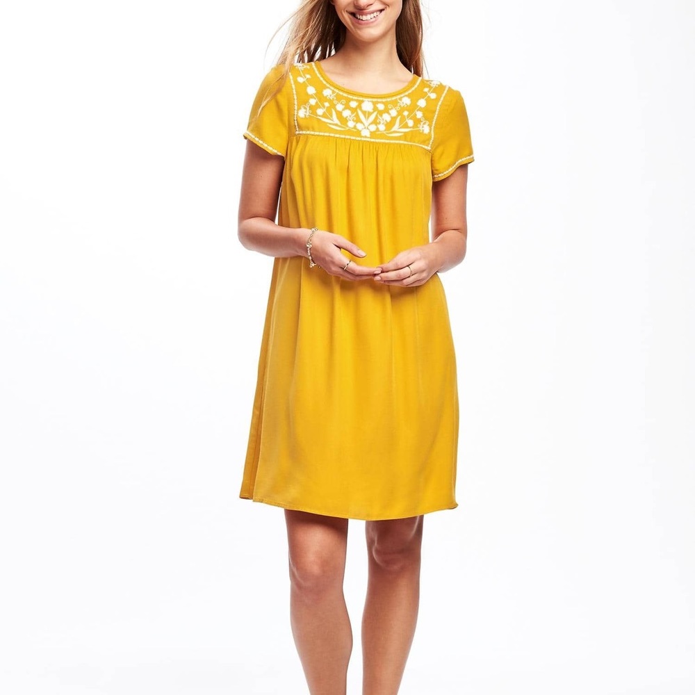 OLD NAVY WOMENS YELLOW EMBROIDERED DRESS